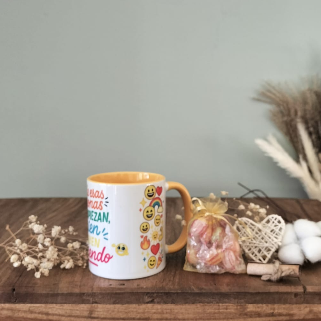 Soy de esas personas · Pack regalo con taza ilustrada y caramelos
