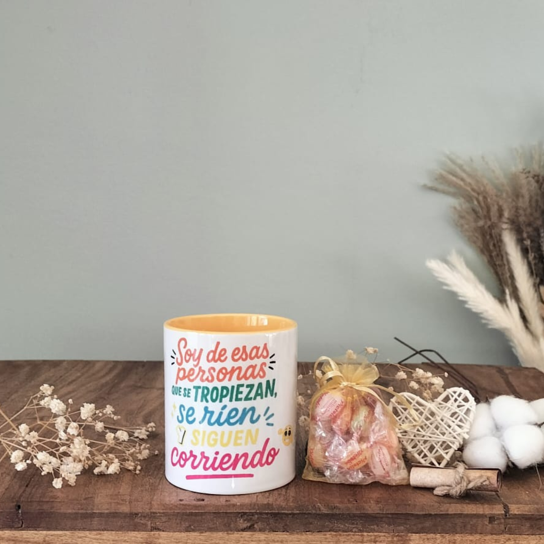 Soy de esas personas · Pack regalo con taza ilustrada y caramelos